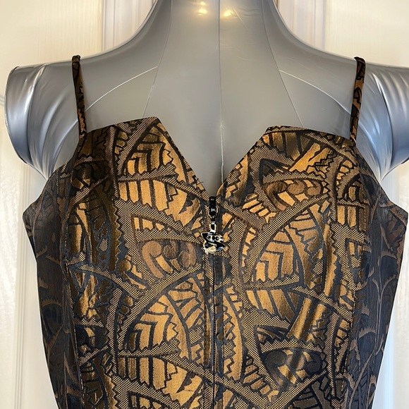 3/$30 - Vintage Corset Style Women’s Top - Picture 2 of 11